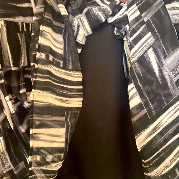 AB studio woman’s blouse - Picture 3 of 6